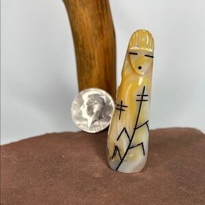 Handcrafted Zuni Corn Maiden Figurine - Cream and Brown- Nacre